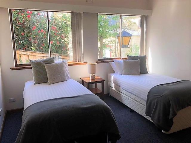 Sullivans Cove Apartments Hobart Kültér fotó A room at the hotel