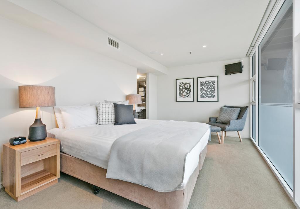 Sullivans Cove Apartments Hobart Kültér fotó A bedroom at the hotel